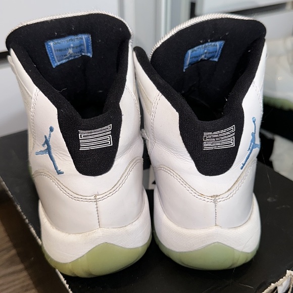 Used Air Jordan 11 retro GS 6.5Y white/legend-blue black - Picture 2 of 6